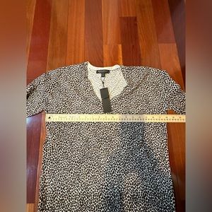 Banana Republic   Sweater 100%  Merino wool Washable, size small 
Brand New